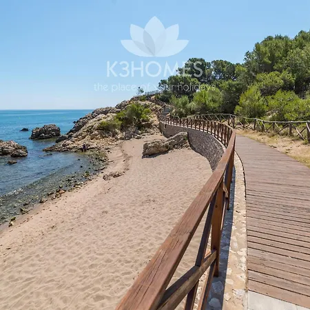 For 6 Near The Beaches Holiday home