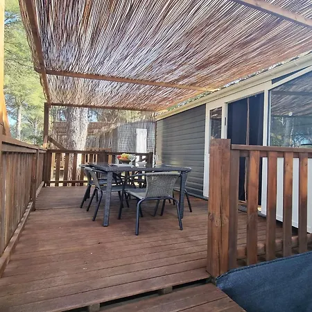 Holiday home For 6 Near The Beaches *