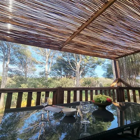 Holiday home For 6 Near The Beaches